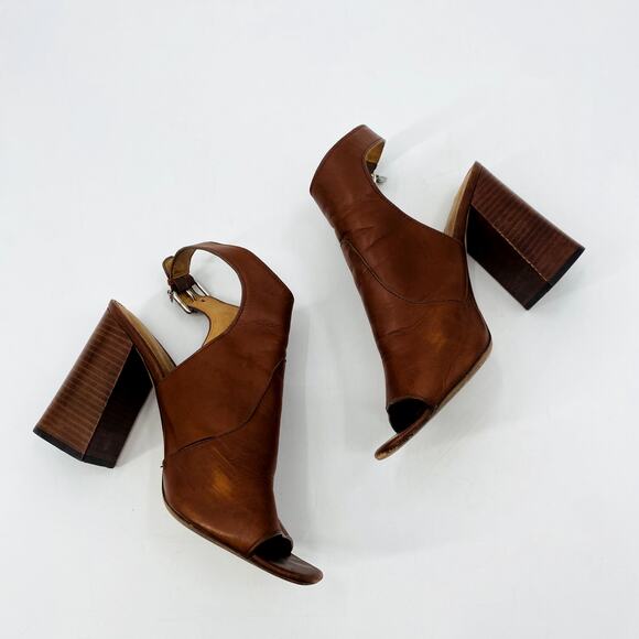 Coach Size 9.5 Brown Leather Heeled Open Toed Sandals - Picture 3 of 6